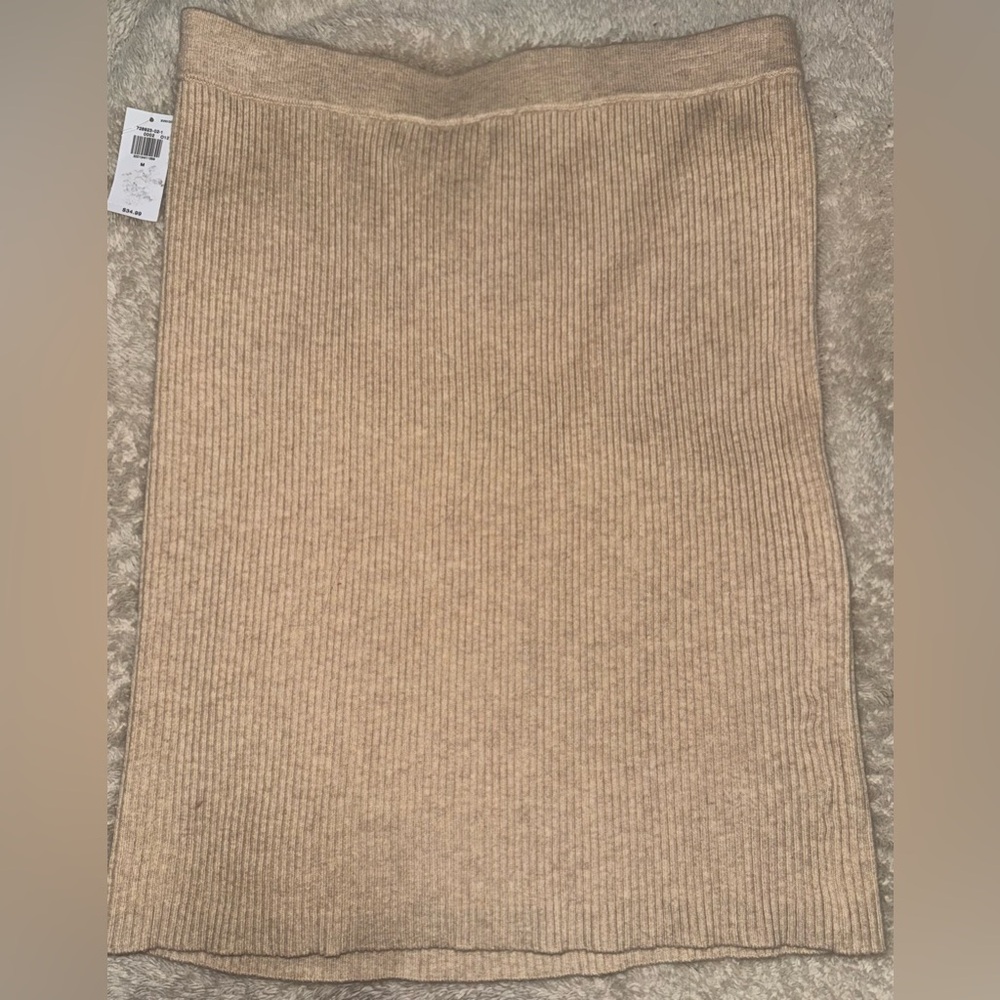 NWT Old Navy Skirt (M)
